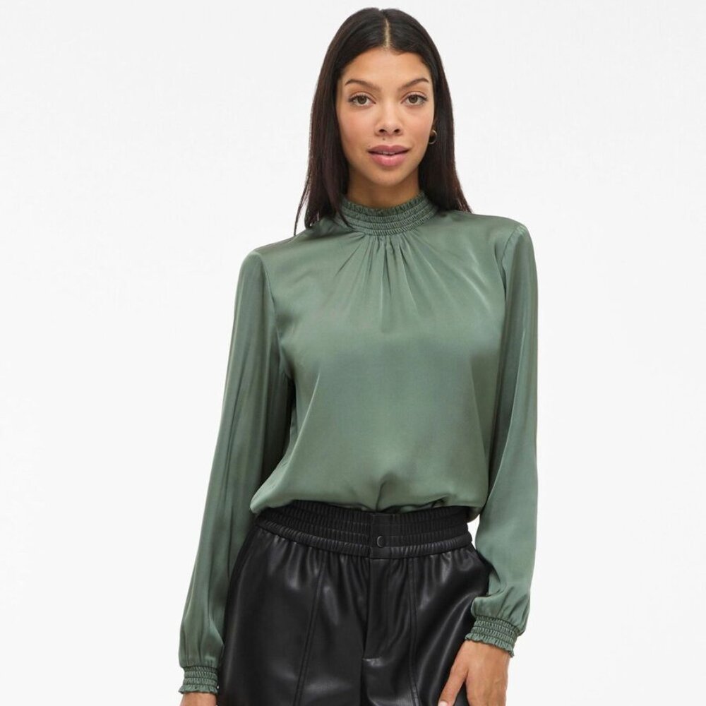 NWOT VILA Petite green smocked blouse, XSP